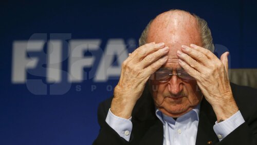 Blatter e strîns cu ușa de europeni