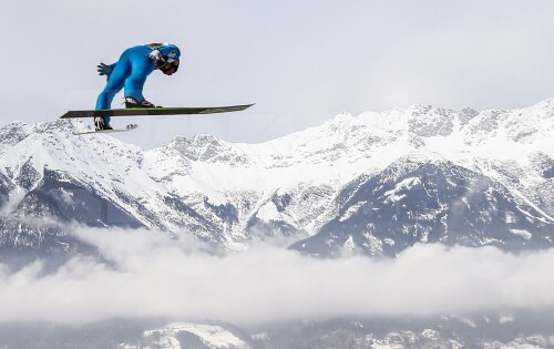 Stefan Kraft, la Innsbruck, cînd a sărit 137 metri, cu doi metri peste recordul trambulinei