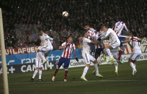 Jose Jimenez, 19 ani, reia cu capul în poarta lui Navas, pentru 2-0 // Foto: Reuters