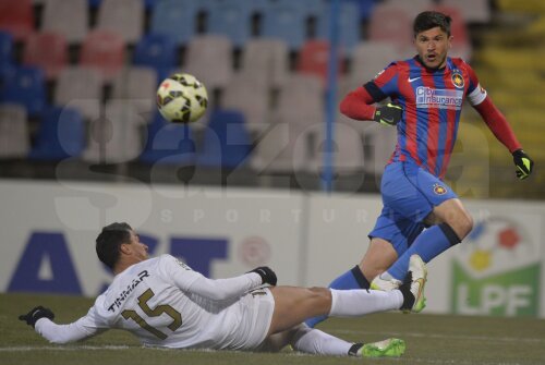 Tănase și-a serbat ziua de naștere cu golul de 1-0 și o prestație foarte bună // Foto: Raed Krishan