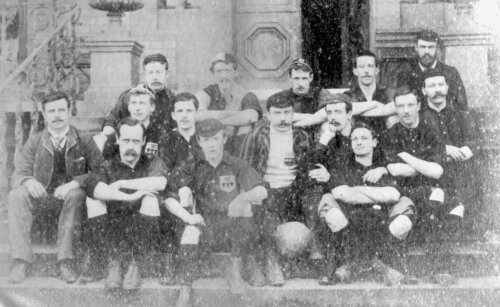 FC Sheffield, cu o parte din jucătorii pe care îi avea în lot în 1890 // Foto: wikipedia
