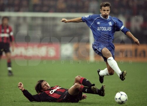 Petrescu (în duel cu Leonardo, fundaşul Milanului) l-a prins pe Terry la Chelsea în cei 5 ani jucați între 1995 și 2000