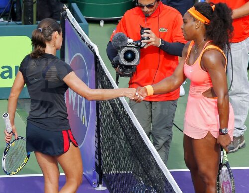 Monica Niculescu și Serena Williams, FOTO: Reuters