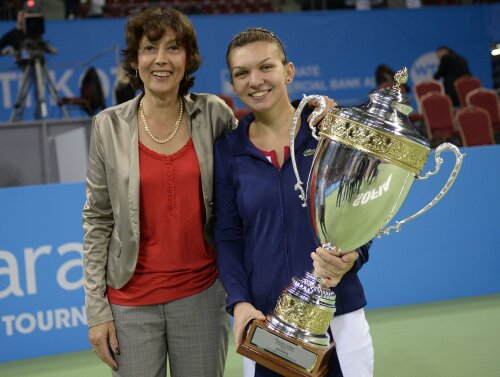 Virginia Ruzici şi Simona Halep, după victoria în turneul de la Sofia // Foto: Raed Krishan
