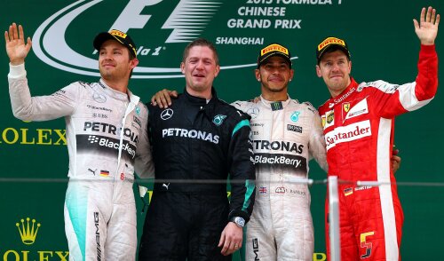 Nico Rosberg, Lewis Hamilton şi Sebastian Vettel (de la stînga la dreapta) alcătuiesc trioul care va lupta pentru titlul mondial de anul acesta // Foto: Guliver/GettyImages