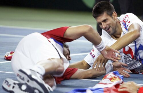 Janko Tipsarevici şi Novak Djokovici Foto: Reuters
