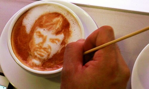 Manny Pacquiao, reprezentat de un artist într-o ceașcă de cafea, foto: reuters