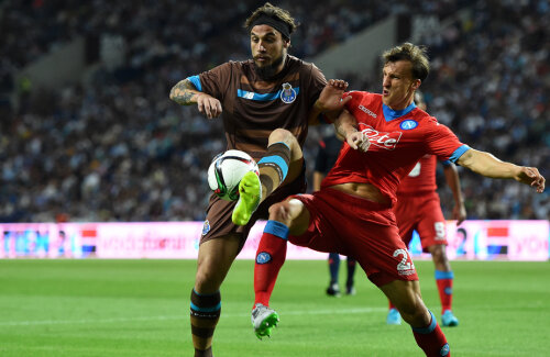 Adus cu 6 milioane euro, Chiricheș (dreapta) pare să-l fi scos din prima echipă pe Koulibaly prin evoluția de la Porto // Foto: AFP