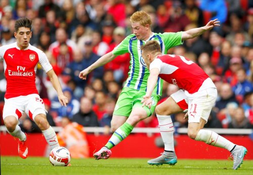 Kevin De Bruyne, în verde, foto: reuters