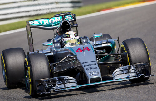 Lewis Hamilton şi-a strunit cu abilitate bolidul ieri pe durata calificărilor // Foto: Reuters