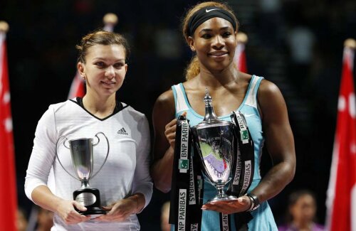 Prima finală mare disputată de Simona Halep (stînga) şi Serena Williams a fost anul trecut, la Singapore, în Turneul Campioanelor // Foto: Reuters