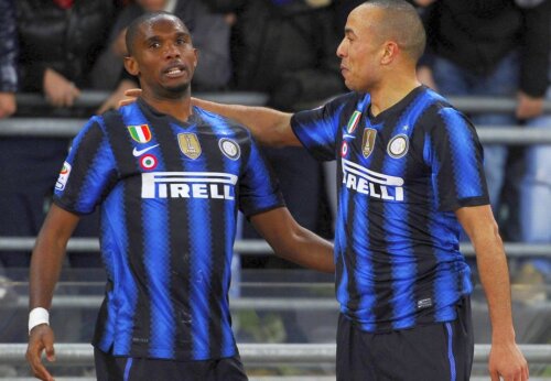 Kharja, dreapta, alături de Eto'o