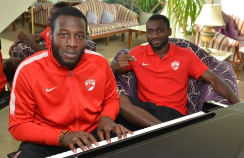 Gnohere și Essombe au venit în această vară la Dinamo, din postura de fotbaliști liberi