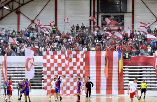 Galeria Dinamo a cîntat la final împreună cu favoriții pentru victorie // Foto: sportpictures.eu