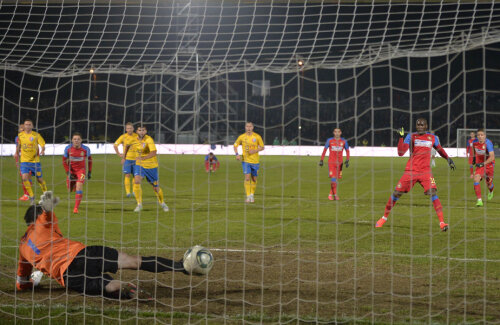 Penalty-ul transformat de Tade a menținut-o pe Steaua în joc