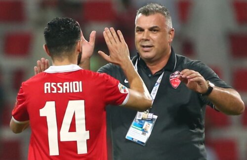 Olăroiu celebrează calificarea în finală cu Assaidi, jucătorul contestat de Al Hilal
