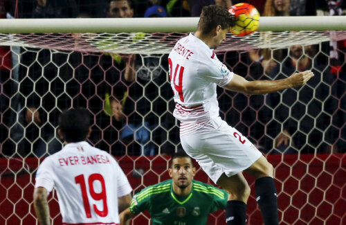 Venit de pe bancă, Fernando Llorente a dat al optulea gol împotriva lui Real, primul la Sevilla // Foto: Reuters