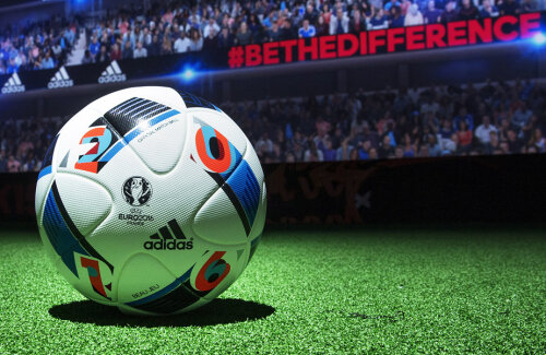 Beau Jeu este a 13-a minge Adidas folosită în istoria Campionatului European // Foto: AFP