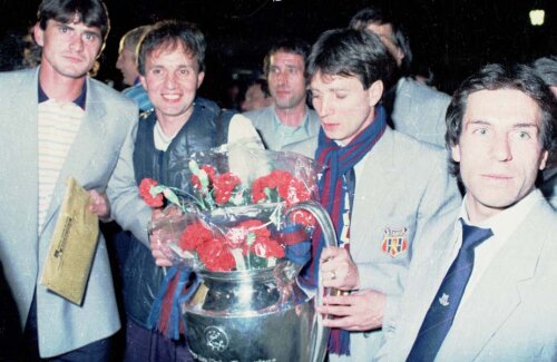 Bălan (primul din dreapta), alături de Iovan și de Stoica, în cel mai important moment al carierei // Foto: Arhiva GSP