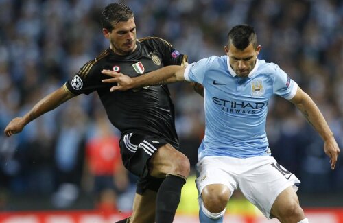 Aguero (dreapta) în meciul tur, pierdut de City în fața lui Juve cu 2-1 // Foto: Reuters