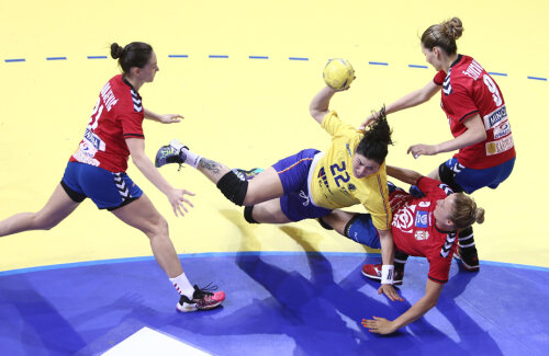 Oana Manea a marcat de șase ori aseară, avînd o evoluție exactă // Foto: Raed Krishan