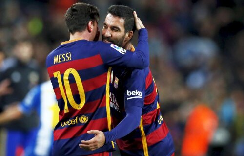 Lionel Messi și Arda Turan, foto: reuters