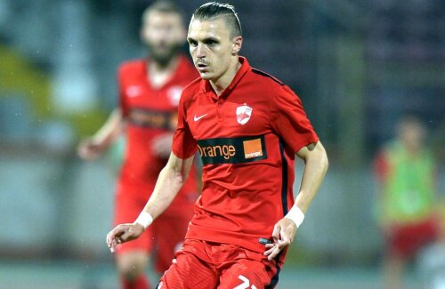 Gavrilă a venit la Dinamo în 2014 din postura de jucător liber. Cota sa de piaţă în acest moment este de 600.000 de euro