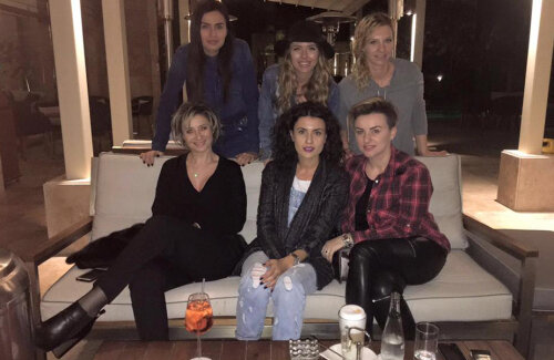 Anamaria Prodan alături de Andreea Chipciu, Ana Pîrvulescu, Adina Bourceanu (sus), plus Adelina Popa şi Gabi Pintilii (jos) // Foto: Facebook