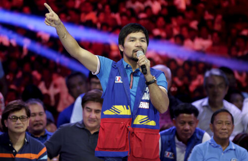 Membru al Camerei Reprezentanților, Manny Pacquiao este acreditat de sondaje cu șanse mari să câştige un loc de senator la alegerile din mai