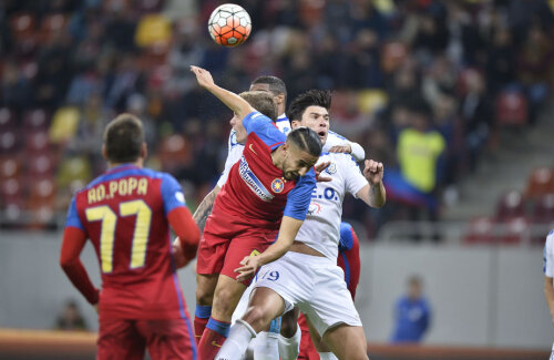 În sezonul regular, Steaua a învins Pandurii la Severin, 3-0, apoi cele două formații au remizat, 1-1, la București
