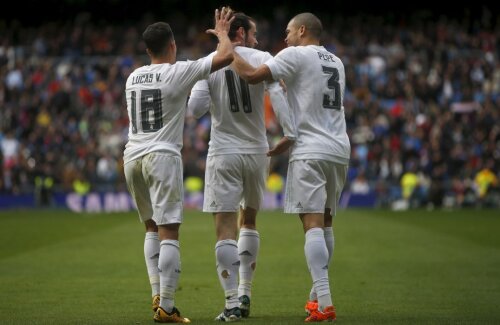 Bale (felicitat de Ramos și Lucas Vazquez) a prins 25 de minute la Real sâmbătă // FOTO Reuters