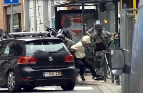 Salah Abdeslam, prins de trupele antitero la Bruxelles