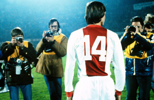 Numărul 14, cel mai important număr din istoria fotbalului olandez. Al lui Johan Cruyff