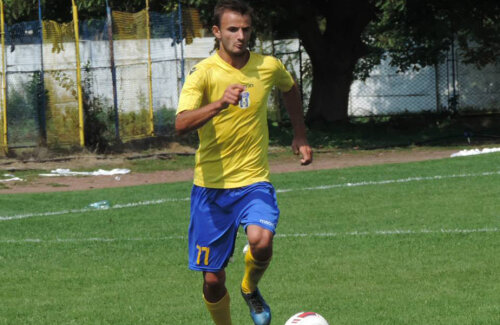 Dragoș Săulescu a marcat 6 goluri în 38 de partide pentru Caransebeș în Liga a 2-a // FOTO Facebook