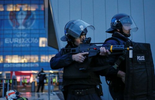 Ultimele antrenamente ale polițiștilor francezi înainte de Euro // FOTO Reuters