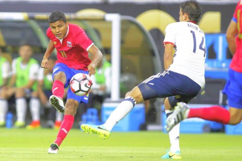 Johan Venegas a șutat perfect spre poarta lui Zapata // FOTO: Guliver/GettyImages