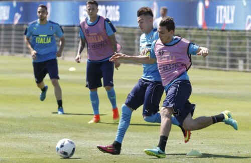 Darmian, în duel cu El Shaarawy la un antrenament, ar putea schimba campionatul în această vară. // Foto: Reuters