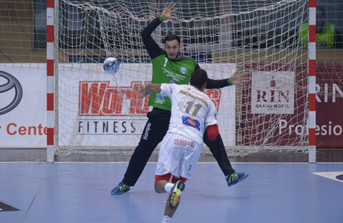 Ionuț Iancu a fost imbatabil în semifinala cu Spania. Portarul CSM-ului a avut un procentaj aproape de 50 la sută // Foto: Cristi Preda