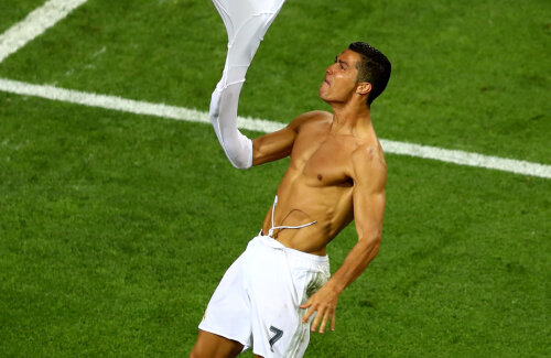 Ronaldo, liber de tatuaje. Dar pentru o cauză nobilă // FOTO Guliver/GettyImages