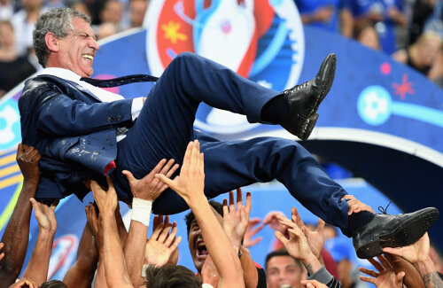 Fernando Santos, 61 de ani, nu a pierdut niciun meci oficial în 22 de luni pe banca Portugaliei // FOTO Reuters