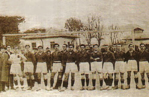 Prima echipă a Rapidului, în 1923 // Foto via: rapid.com.ro