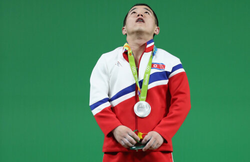 Yun-Chol Om este unul dintre cei mai volubili şi curajoşi tipi din delegaţia nord-coreeană