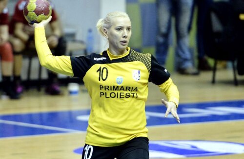 Daciana Balaban, sora fostului jucător de la Dinamo, Alex Curtean, e una dintre cele 7 jucătoare rămase la CSM Ploiești // FOTO sportpictures.eu