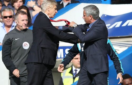 Mourinho, pe vremea când era la Chelsea, în război total cu Wenger // FOTO Guliver/GettyImages