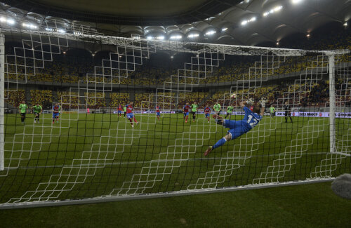 Boldrin a ratat șansa să marcheze al treilea său gol consecutiv din penalty pentru Steaua // FOTO Raed Krishan