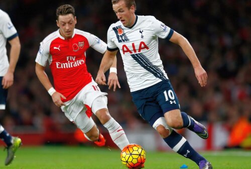 Mesut Ozil în duel cu Harry Kane (dreapta), foto: Gulliver/gettyimages.com