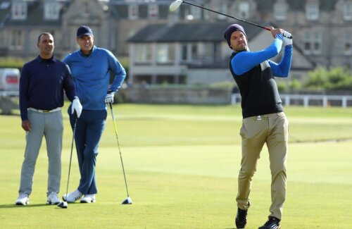 Ballack la o partidă de golf alături de Ruud Gullit (primul din stânga)