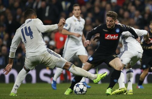 Deși n-a marcat, Mertens (în negru) a creat momente de panică pe 