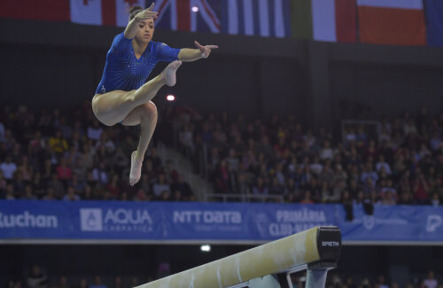 Larisa Iordache a făcut un exerciţiu excelent, dar a fost trădată de coborâre // FOTO Raed Krishan