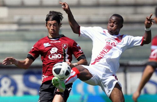 Coulibaly, în dreapta, pe când juca la Grosseto, în Serie B. sursa: Guliver/GettyImages